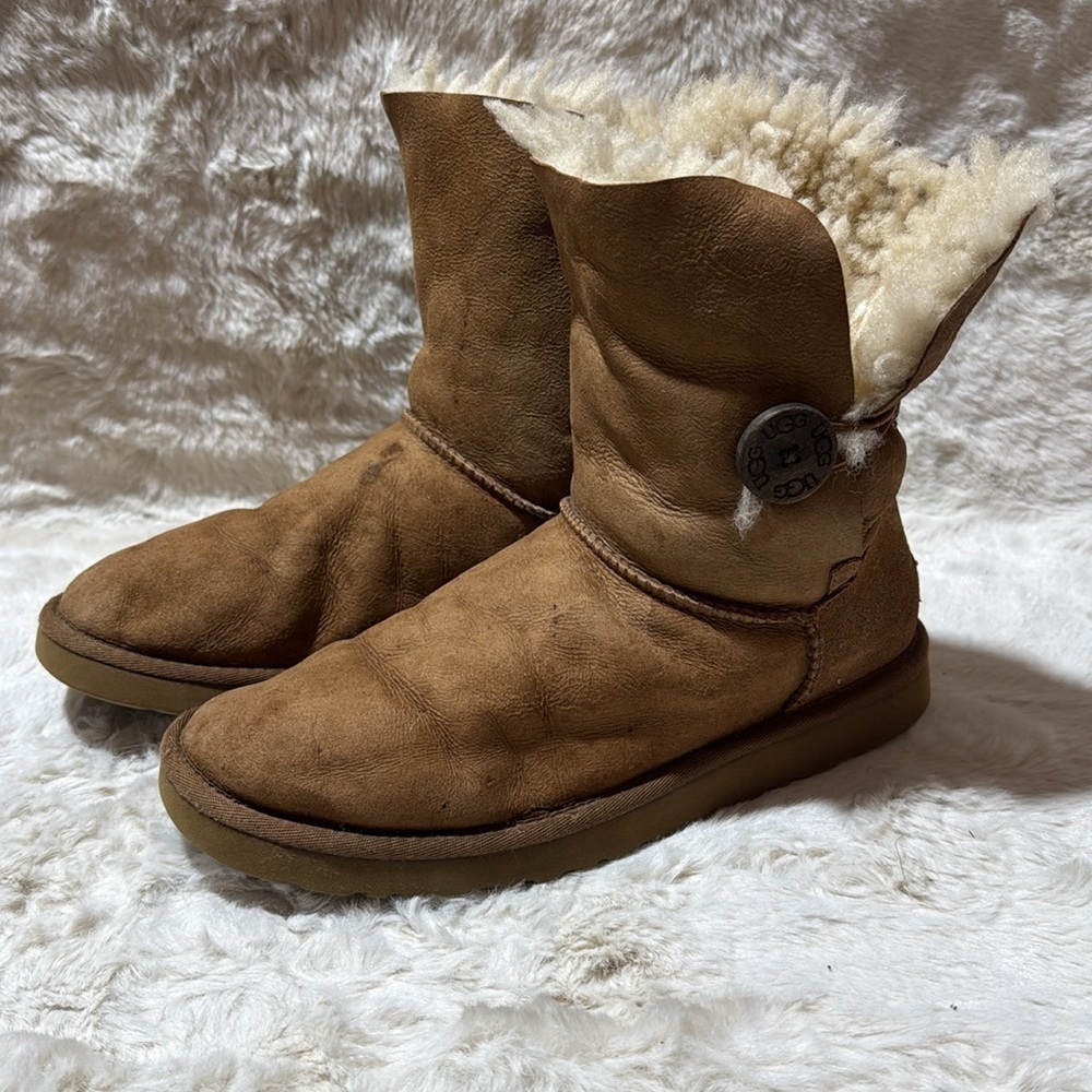 Ugg Bailey Button II Women Chestnut Size 8 - Picture 9 of 13